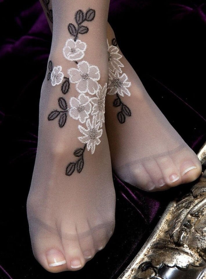 lovethatfuzzy:  If I had a dick, I’d cum on these beautiful feet!