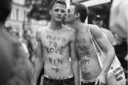 Adorable gay couples!