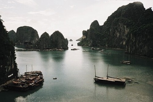 zkou:96or: zkou:Hạ Long Bay, Vietnam. My mother slapped me here once What a beautiful place to be sl