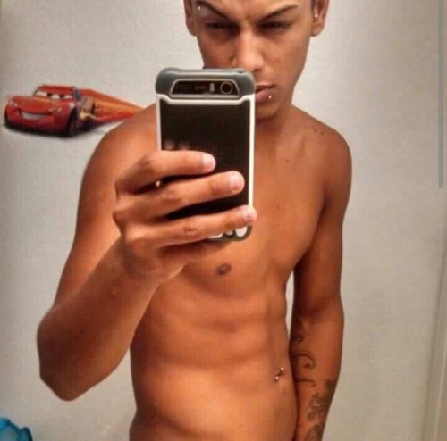 estefano30:  losatrevidosdemiprhd:  Henry de carolina   Esto es un modelo 😍😍😍 #losatrevidosdemiprhd  Lo cojo me lo como todooo puñetaaa