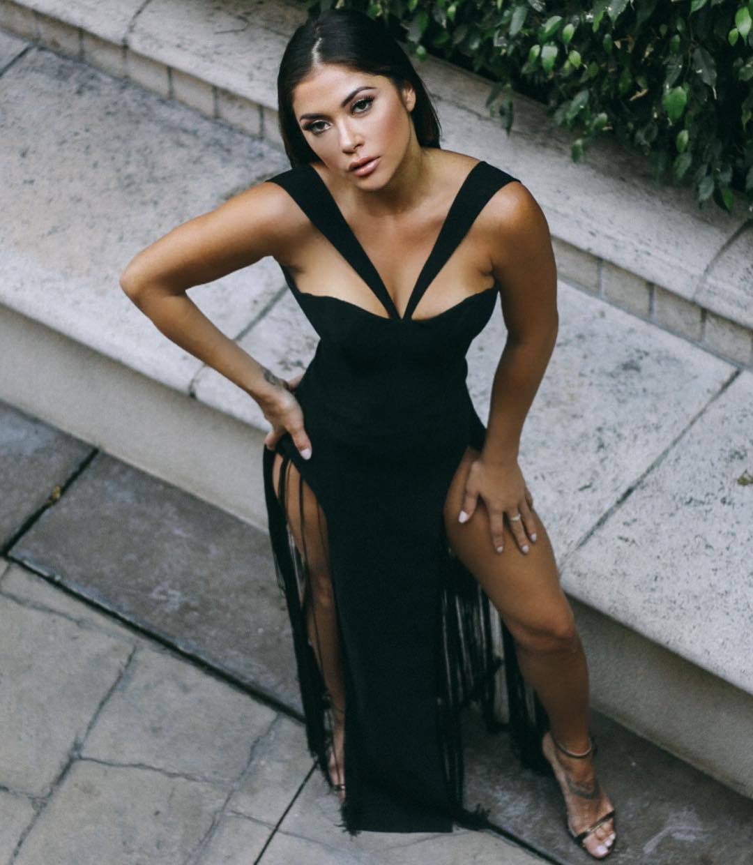 kissmyex:  Just waiting for my James Bond like….👿👑What’s your biggest pet