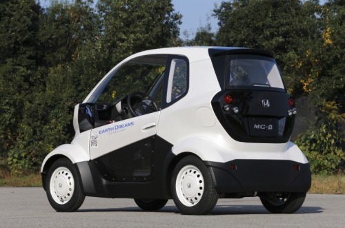 東京モーターショー2013：ホンダの超小型EV「MC-β」、大人2人乗りになって走行距離も80kmにアップ - MONOist（モノイスト HONDA EV「MC-β」