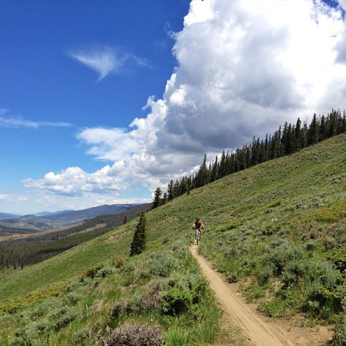 ramirault:  Traversing on the #Colorado Trail. #mtb