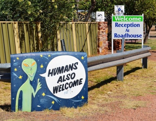 sixpenceee:  Wycliffe Well: The UFO Capital of AustraliaThe self proclaimed “UFO capital of Australia” lies on Stuart Highway in Northern Territory, between the towns of Tennant Creek and Alice Springs. It’s a tiny settlement called Wycliffe Well