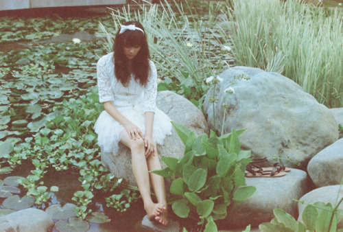 nostalgic-dreaming:  untitled by Aleyn Comprendio on Flickr. 