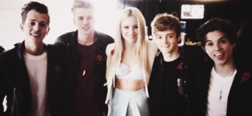 goldenvamps:  With Pixie Lott, Little Mix and Taylor Swift
