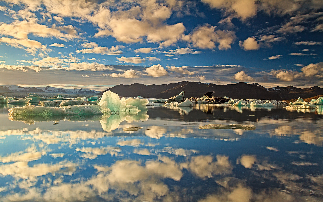loveandaquestion:  (via 500px / Jokulsarlon, Iceland by Sven Broeckx)
