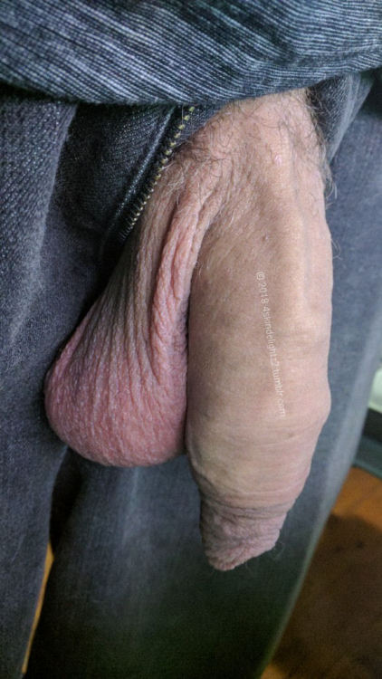 4skindelightz2: soft cock and balls shot