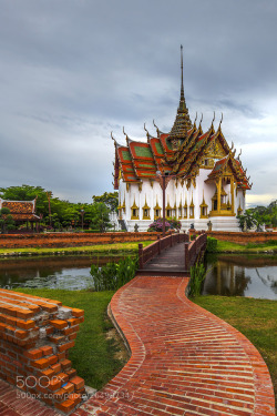 socialfoto:  Un temple parmi les autres by pilaro1 #SocialFoto