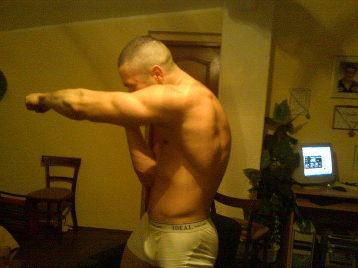 campusbeefcake:  lats. or i guess lat? whatever, he’s hot as shit. 