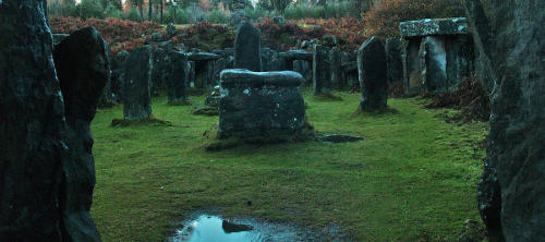 XXX blktauna:  moonglowlily:    Druids Temple, photo