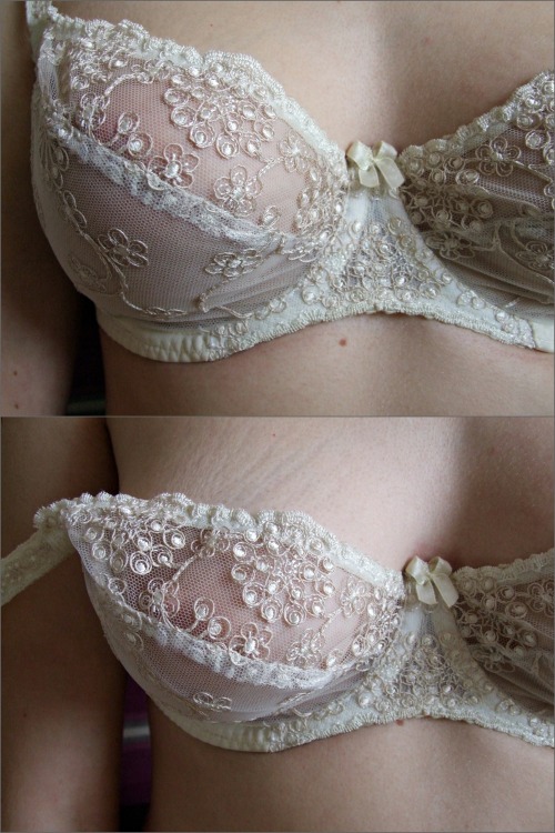 busybeatalks:  nakedcuddles:  I’ve been seeing recently on tumblr that many girls struggles with stretchmarks (like this post UGH, I hate this fuckboy who said that to her). I obviously have them on my hips, thighs and boobs. I rememeber when I was