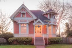 househunting:  跐,291/3 brAlbany, OR  For an old Victorian that is very well kept