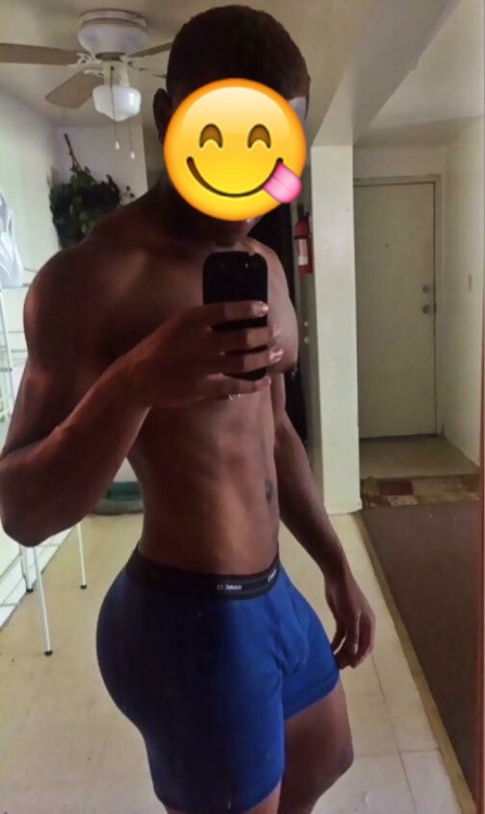 bigdomo15:  📸IG- ayemalique 📱KIK-ayeemalique 📱SC-aye_malique 🐤Twitter-Aye_malique