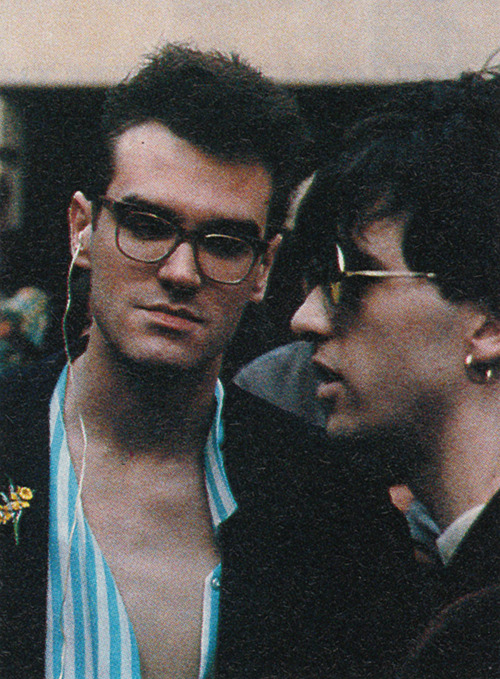 thischarmlessgirl:  Sweet, speccy Moz, and Johnny looking fab in profile. 