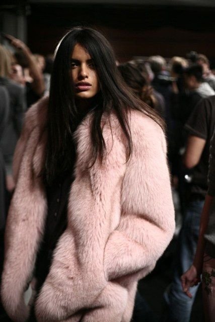 allousions:THIS FUR IM IN LUV