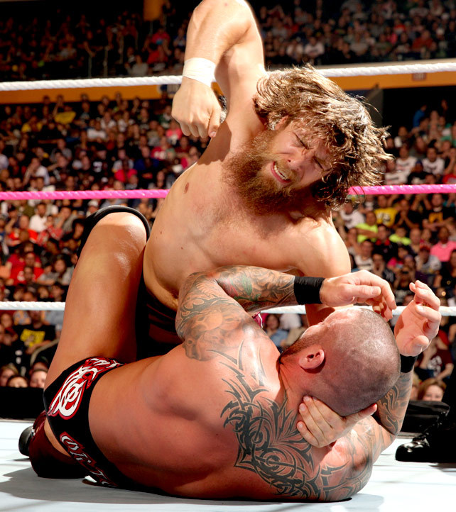 fishbulbsuplex:  Daniel Bryan vs. Randy Orton  A bit of rough play between Daniel