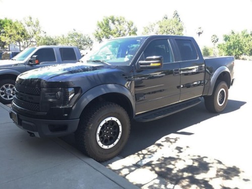 Dropping the truck earlier this morning for the first of many TLC it will be receiving from @kibbetec Can’t wait to see how it turn out! • #ford #raptor #fordraptor #f150 #fordf150 #svt #svtraptor #v8 #offroad #4x4 #xdiv #xdivla #xdivclothing