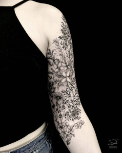 tattoos-org:  Flowers Tattoo by S T E L L