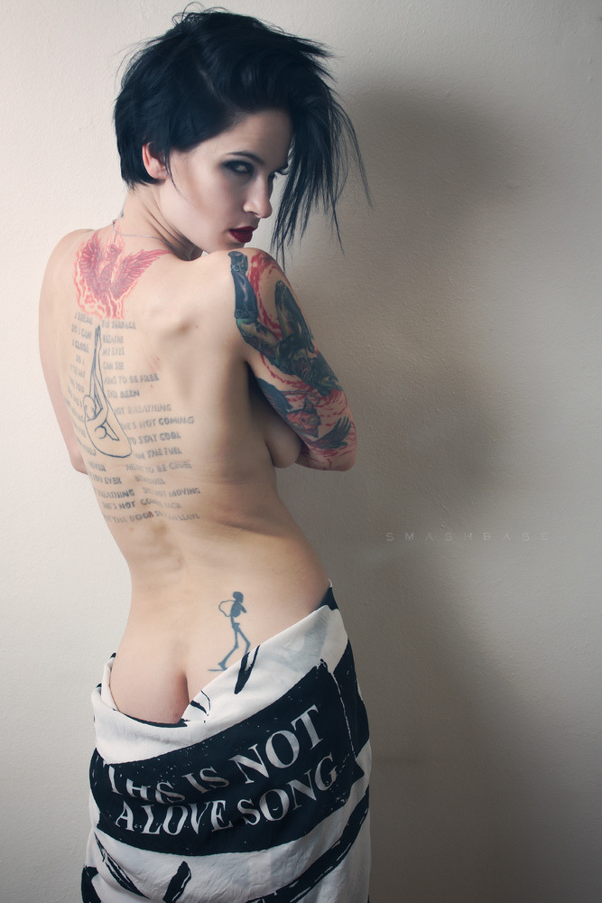 inkedgirls:   (by Smashbase) 