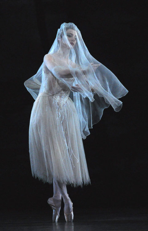 Helen Crawford as Myrtha, Queen of the Wilis, in Giselle. Royal Ballet, Royal Opera House,