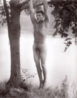 sugaronastick:  gymnosophistry: 1bohemian: Ritter Brothers Physique models &amp; Photographers, of the 1930’s.