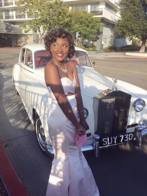 youknowyouwantsit:  ayejiahchillout:  astrobae:  Melanin Monroe #prom2k15  Y E S  I am so here for this