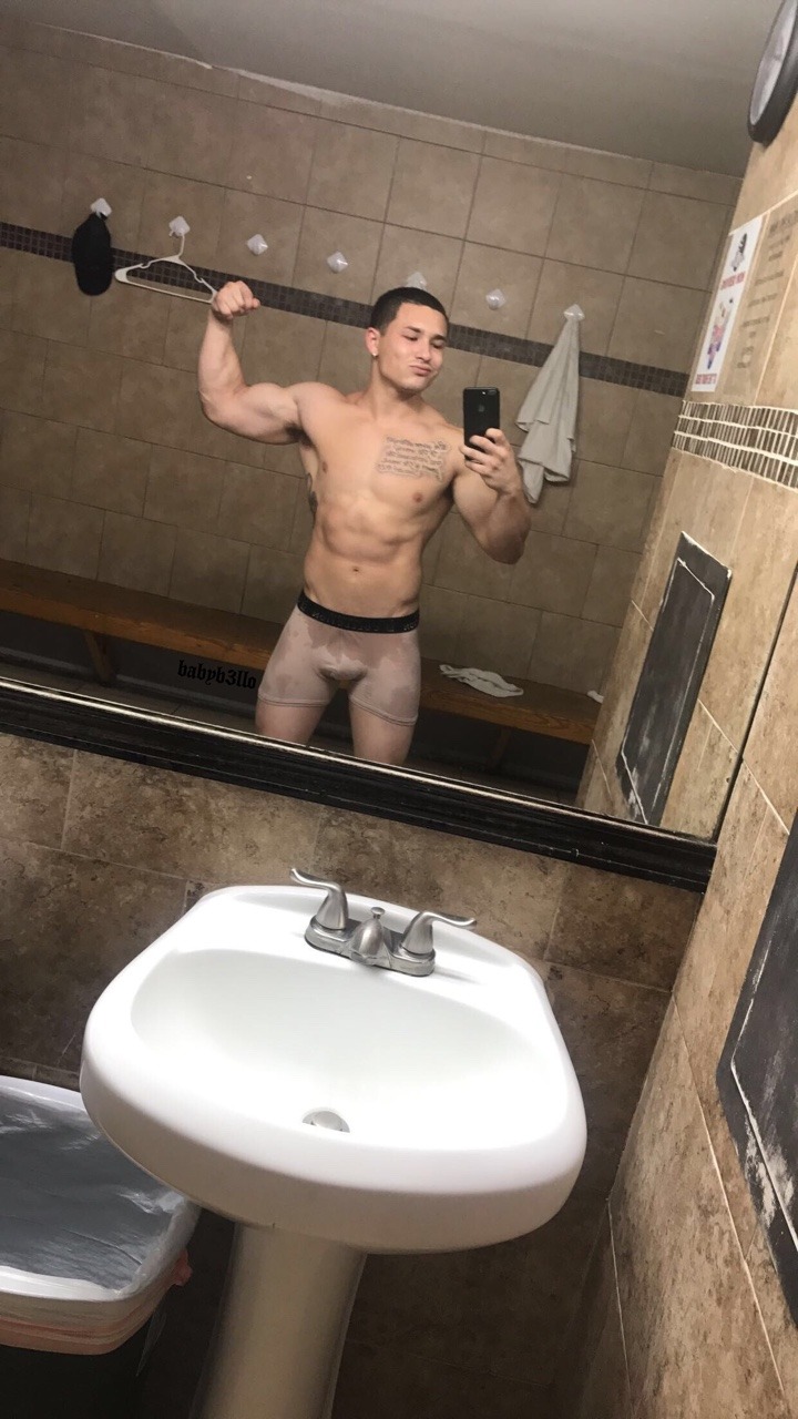 renzo-559: 559-adam:   cheatingonmynovio:  Fresno Fag  HOT 🔥   Fuck hes 🔥🔥🔥