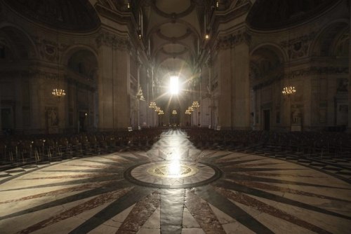 And then the doors closed and I was on my own… London St Paul’s Cathedral© Ronya Galka