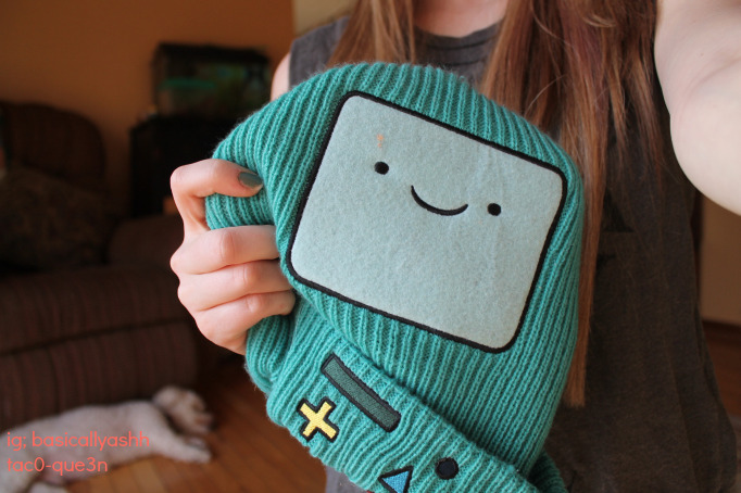tac0-que3n:  i got makeup on my bmo beanie :( ig; basicallyashh 