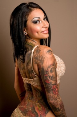 alberth1221:  Another one of me &amp; my wifey stephanieh1221 crush…Brittanya