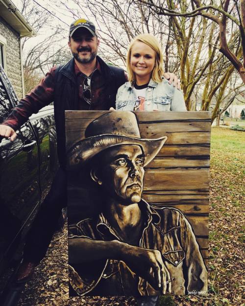 mirandalambert: What a good way to start a Thursday! @buddyowensmusic painted my favorite picture of