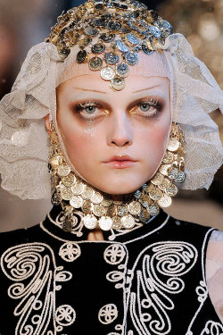 Ru-Ka:  Vlada At John Galliano Fall 2009