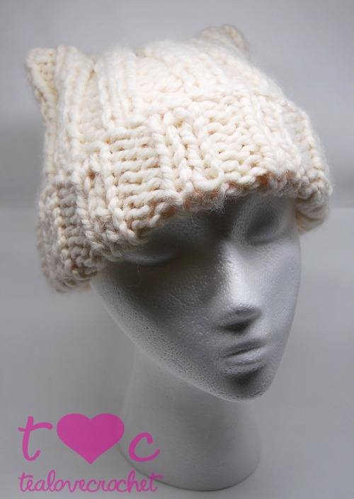 tealovecrochet:  I’ve been playing Neko Atsume and was inspired! Check out these cute knit hat