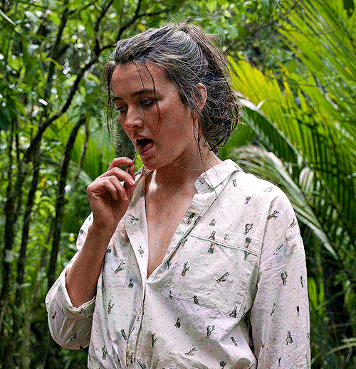 rainbowkarolina:Sarah Pidgeon as LEAH RILKE in THE WILDS (2020)