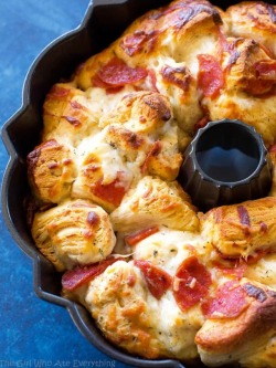 foodffs:  Pizza Monkey Bread Really nice recipes. Every hour. Show me what you cooked!