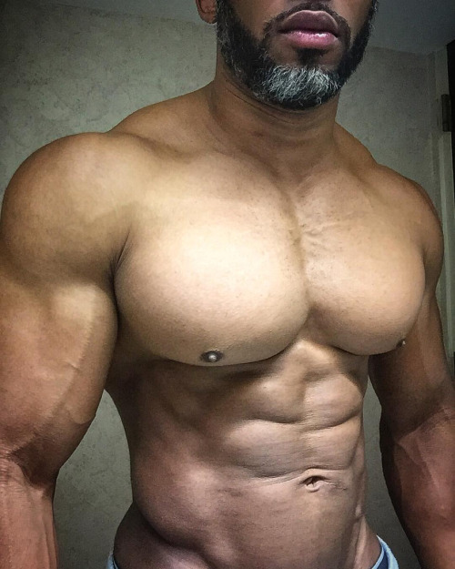 amasculinemenagerie:    🏆AJ Ellison  