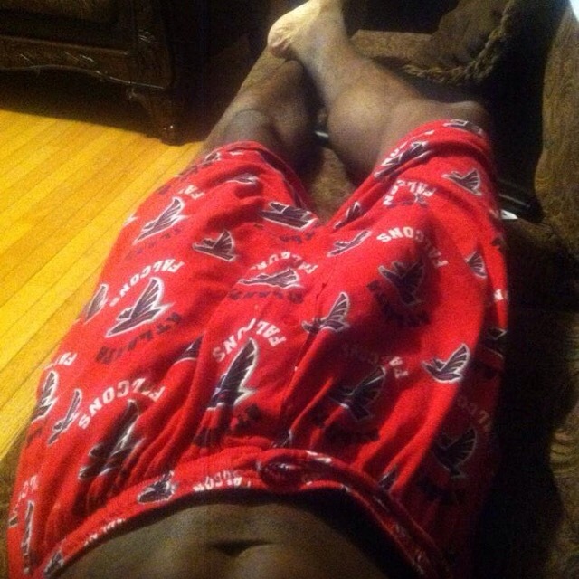 daddy-yoga:  Love my Falcons pajamas