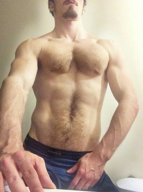 brainjock:  I love how a lot of these millennal str8 bros are embracing their body hair! Please continue letting the fur fly fellas! Not much known about this guy, but my mission is to find out why he is so jacked and get more dick pics!