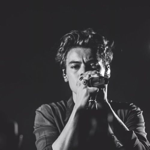 thedailystyles:columbiarecords: @harrystyles performed an unforgettable show with special guest #Ste