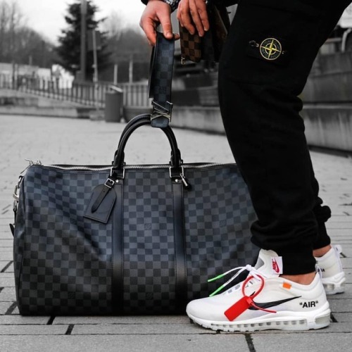 sickgarms: Expensive photo.