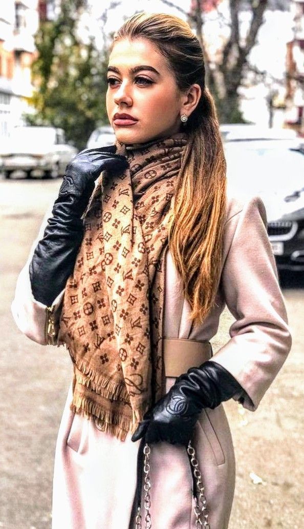 vuitton scarf outfit
