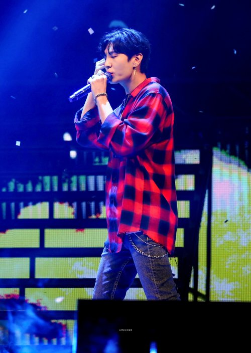 220312 Leo @ 2022 LEO Special Live [I’m Still Here - And you are] | © AWESOME
