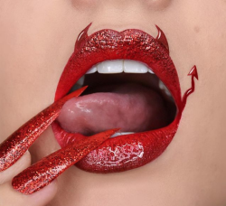 Nailpornography: Devil Lips &Amp;Amp; Nails 