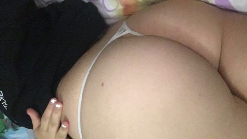 secretspanishslut:  foreverrlovexx:  Spank me and call me princess 👑 👅  Fuck 🍑😍