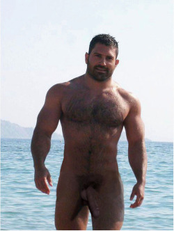 barebearx:  backfur:  Follow www.backfur.tumblr.com for daily updates of FUR  ~~~~PLEASE FOLLOW ME ** ~ ♂♂ OVER 32,500  FOLLOWERS~~~~~~ http://barebearx.tumblr.com/ **for HAIRY men &amp; SEXY men** http://manpiss.tumblr.com/ **for MANPISS FUN **