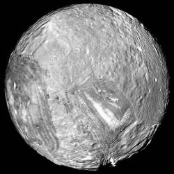 spaceexp:  Uranus’ icy moon Miranda wowed