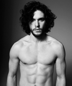 depressed-but-w3ll-dr3ssed:  Oh Jon Snow