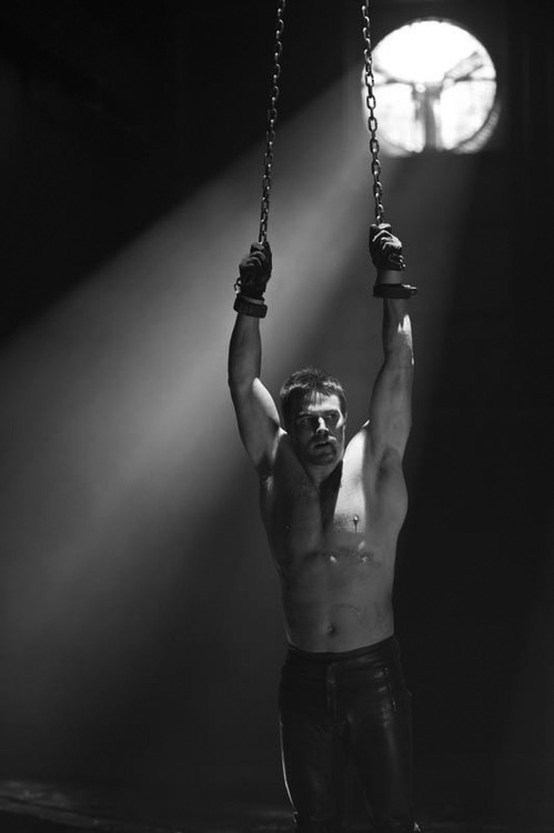 SADISTIC MUSCLENECK LOOKING 4 LITTLE MEN