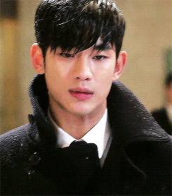 soosoosoohyun:  kim soo hyun/do min joon; distracting wet hair → slightly damp